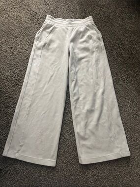 Wide-Leg Sweat Pants in Light Gray